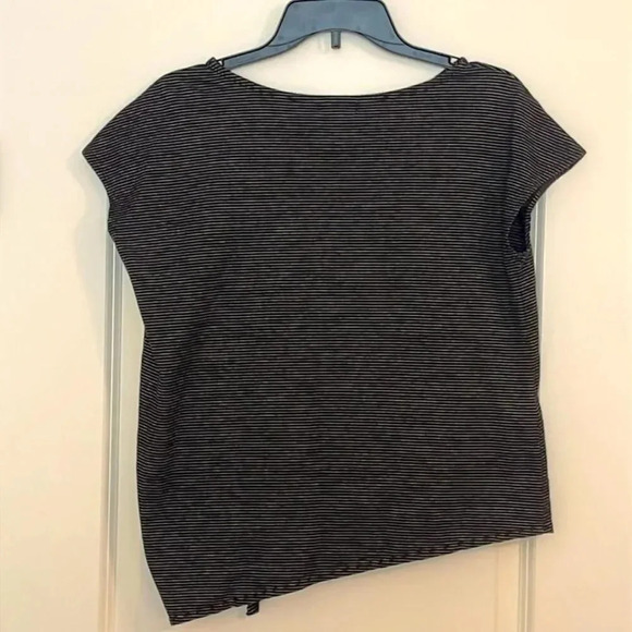 MAX STUDIO Striped Tie Front Sleeveless Shirt Black White Size Medium - Picture 2 of 5